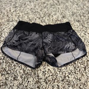 Lululemon Speed Up Low-Rise Lined Shorts 2.5"